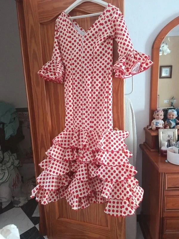 Traje de Flamenca / Gitana Hecho a Mano - Blanco y Rojo